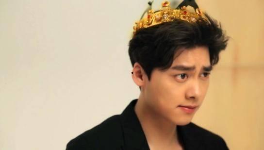 爆料李易峰当爸爸视频,李易峰喜当爸！独家视频曝光温馨家庭瞬间  第3张